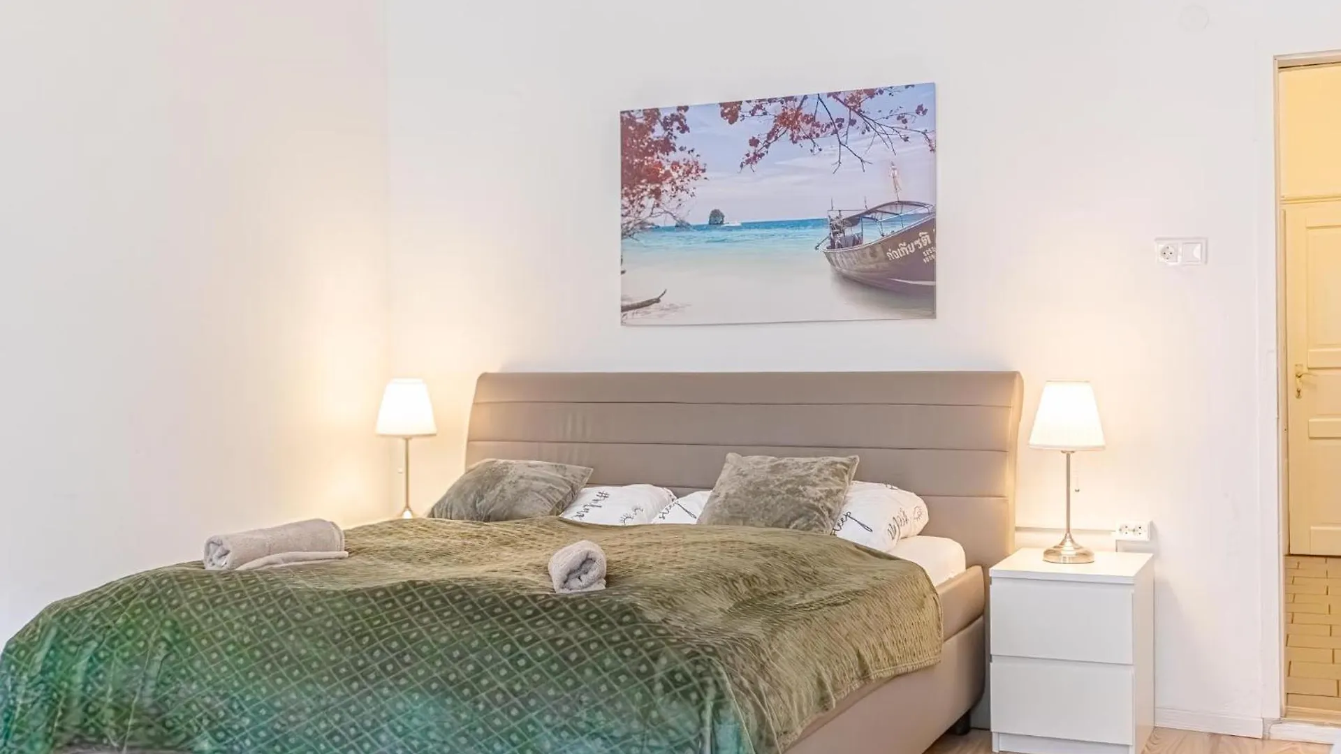 Budget-Friendly 2Br Apt With Great Location Apartment Vienna